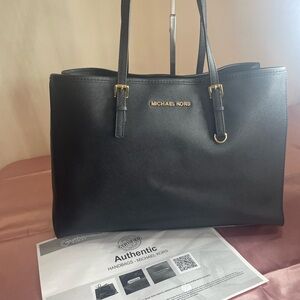 Authentic Michael Kors Purse!!! #045NCOA Michael Kors Jet Set Travel Tote.